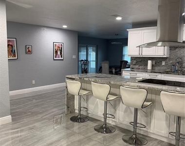 2803 W Powhatan Avenue - Photo Thumbnail 9