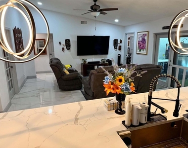 3414 Cade Lane - Photo Thumbnail 7