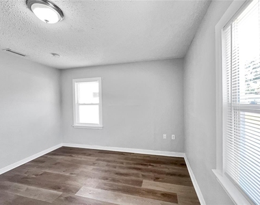 3110 W Hartnett Avenue - Photo Thumbnail 11