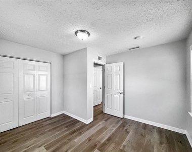 3110 W Hartnett Avenue - Photo Thumbnail 10