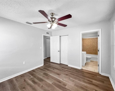 3110 W Hartnett Avenue - Photo Thumbnail 9