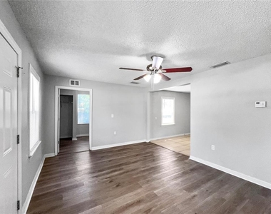 3110 W Hartnett Avenue - Photo Thumbnail 4