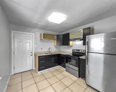 3110 W Hartnett Avenue - Photo Thumbnail 2