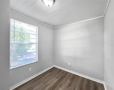 3110 W Hartnett Avenue - Photo Thumbnail 5