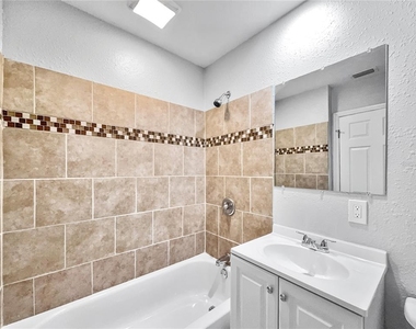 3110 W Hartnett Avenue - Photo Thumbnail 12