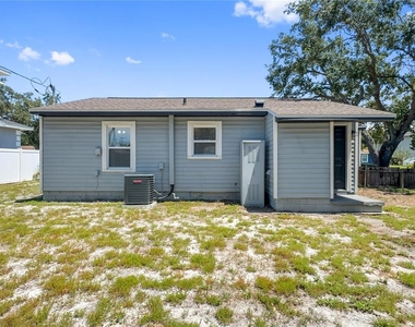 3110 W Hartnett Avenue - Photo Thumbnail 14