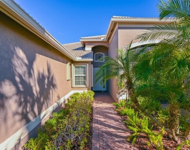 15644 Aurora Lake Circle - Photo Thumbnail 5