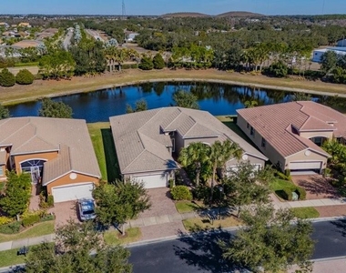 15644 Aurora Lake Circle - Photo Thumbnail 7