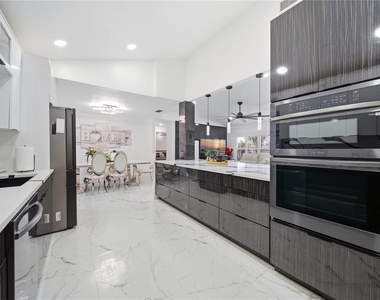 4916 Hi Vista Circle - Photo Thumbnail 2