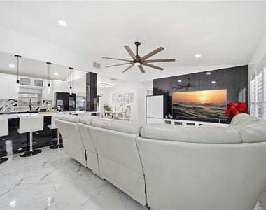 4916 Hi Vista Circle - Photo Thumbnail 4
