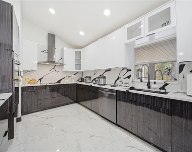 4916 Hi Vista Circle - Photo Thumbnail 3