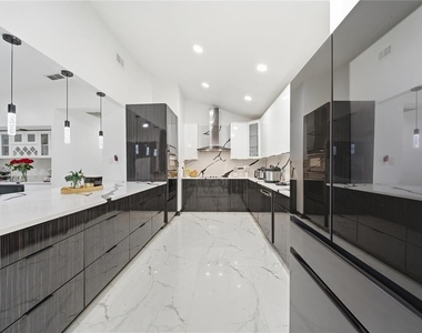 4916 Hi Vista Circle - Photo Thumbnail 1