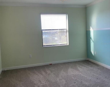 8525 Zoeller Hills Drive - Photo Thumbnail 16