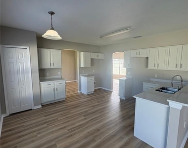 303 Churchill Court - Photo Thumbnail 13