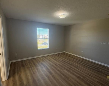 303 Churchill Court - Photo Thumbnail 27