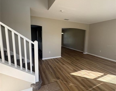 303 Churchill Court - Photo Thumbnail 9