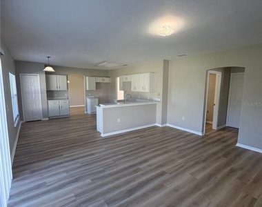 303 Churchill Court - Photo Thumbnail 14