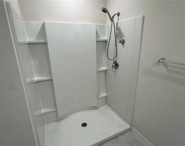 430 Tanis Avenue - Photo Thumbnail 13