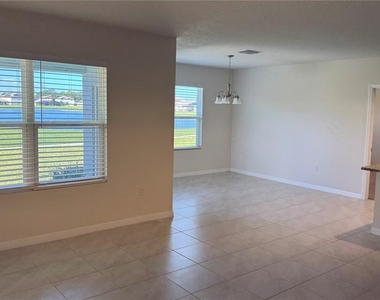 430 Tanis Avenue - Photo Thumbnail 6