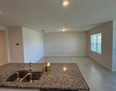 430 Tanis Avenue - Photo Thumbnail 2