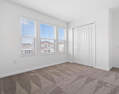 1028 Holden Way - Photo Thumbnail 7