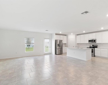 1028 Holden Way - Photo Thumbnail 2