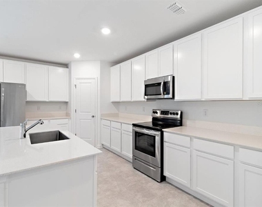 1028 Holden Way - Photo Thumbnail 5