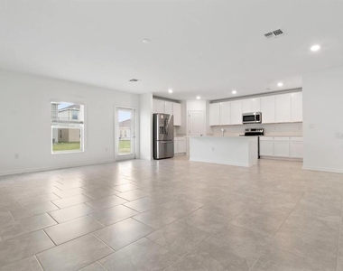 1028 Holden Way - Photo Thumbnail 6
