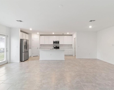 1028 Holden Way - Photo Thumbnail 3