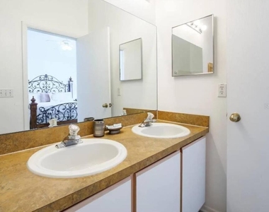 160 Bloomingdale Drive - Photo Thumbnail 24