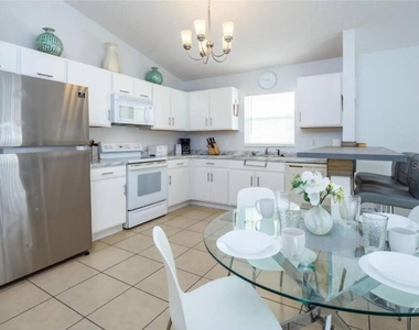 160 Bloomingdale Drive - Photo Thumbnail 7