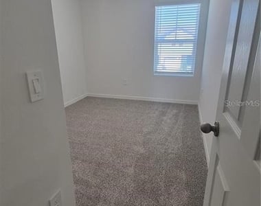 16357 Bird Of Paradise Avenue - Photo Thumbnail 8