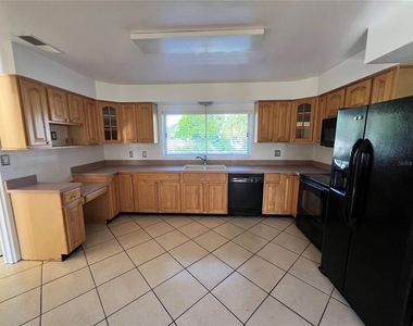 1881 15th Street Nw - Photo Thumbnail 9