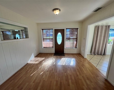 1881 15th Street Nw - Photo Thumbnail 2