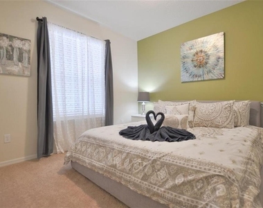8854 Geneve Court - Photo Thumbnail 6