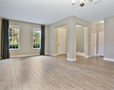 132 Blue Water Street - Photo Thumbnail 7