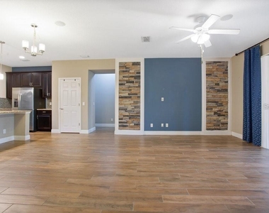 132 Blue Water Street - Photo Thumbnail 9