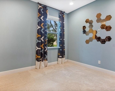132 Blue Water Street - Photo Thumbnail 19