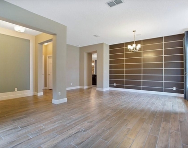 132 Blue Water Street - Photo Thumbnail 6