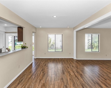 510 Spoonbill Court - Photo Thumbnail 11