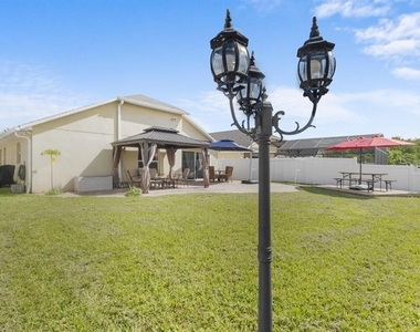 2438 Brewerton Lane - Photo Thumbnail 7