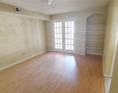 822 Camargo Way - Photo Thumbnail 12