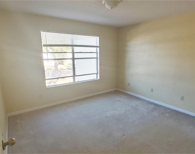 822 Camargo Way - Photo Thumbnail 14