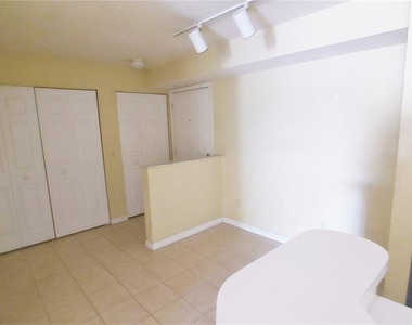 822 Camargo Way - Photo Thumbnail 3