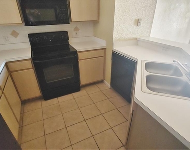 822 Camargo Way - Photo Thumbnail 7
