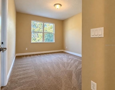 10309 Belfry Circle - Photo Thumbnail 19