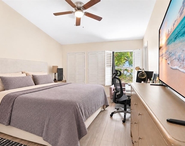 6855 Sperone Street - Photo Thumbnail 10