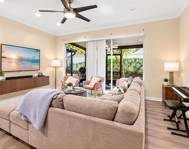 6855 Sperone Street - Photo Thumbnail 6