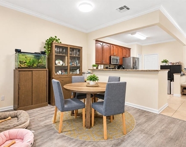 6855 Sperone Street - Photo Thumbnail 4