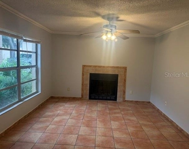 4842 S Semoran Boulevard - Photo Thumbnail 1